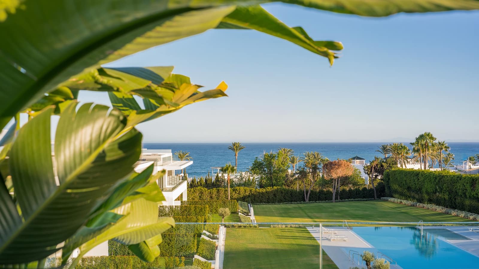 4 bedroom Semi-detached Villa for sale in Golden Mile with pool garage - € 7,900,000 (Ref: 9245976)