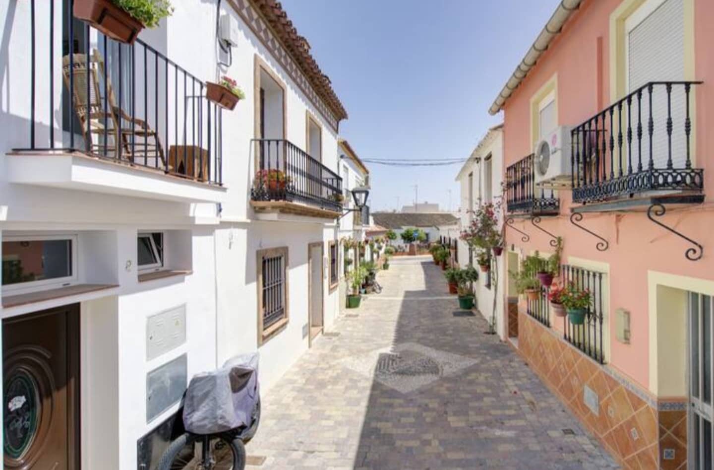 2 slaapkamer Huis te koop in Estepona - € 349.995 (Ref: 9245979)