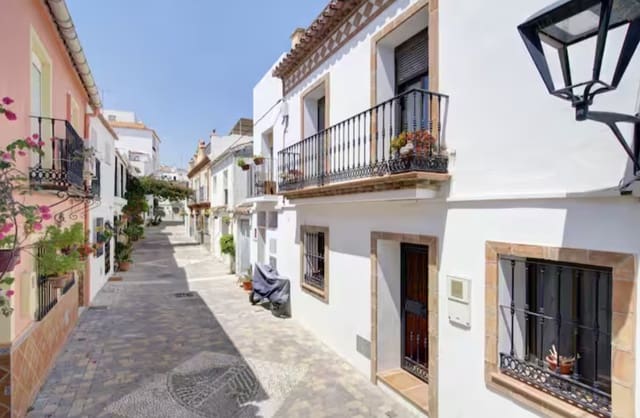 2 sovrum Hus till salu i Centro, Estepona - 349 995 € (Ref: 9245979)