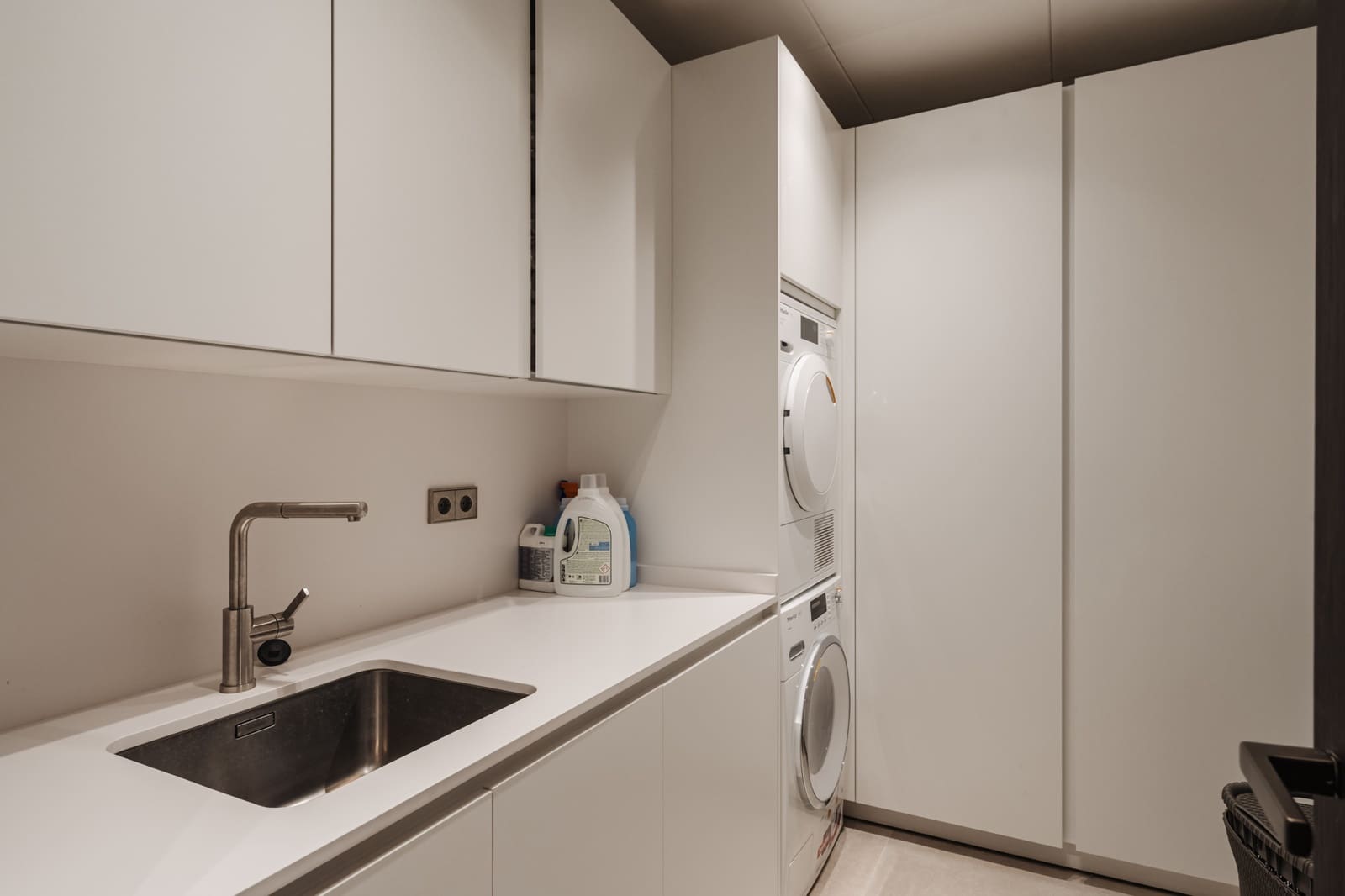 4 sypialnia Willa na sprzedaż w Benahavis z basenem garażem - 5 950 000 € (Ref: 9245980)