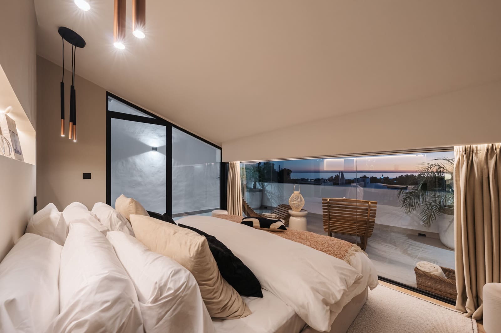 4 quarto Casa em Banda para venda em Marbella com piscina garagem - 1 950 000 € (Ref: 9245981)