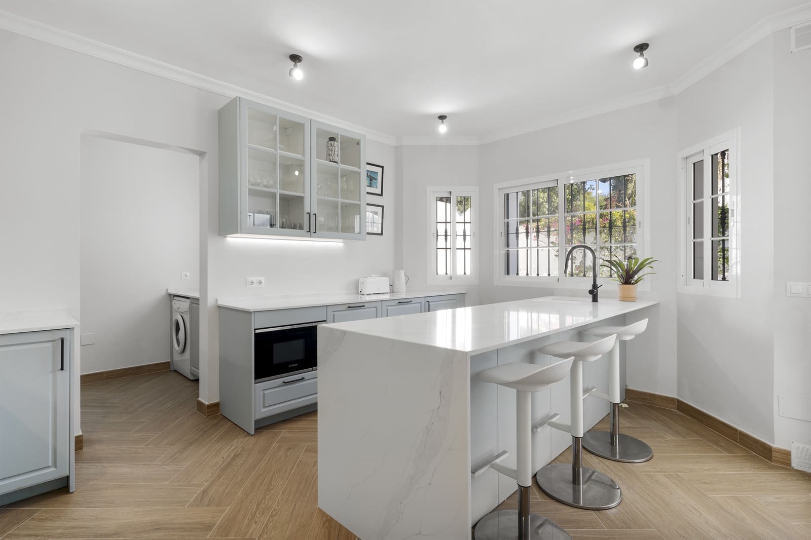 4 Zimmer Villa zu verkaufen in Mijas Costa mit Pool Garage - 999.000 € (Ref: 9245982)