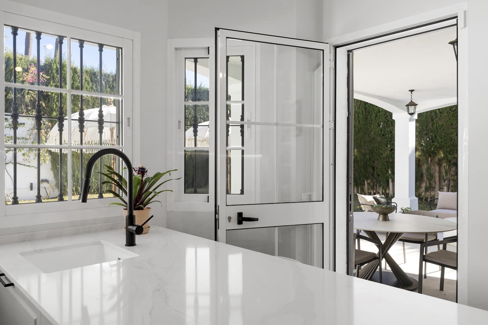 4 sovrum Villa till salu i Mijas Costa med pool garage - 999 000 € (Ref: 9245982)