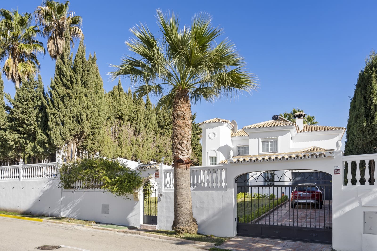 4 sovrum Villa till salu i Mijas Costa med pool garage - 999 000 € (Ref: 9245982)