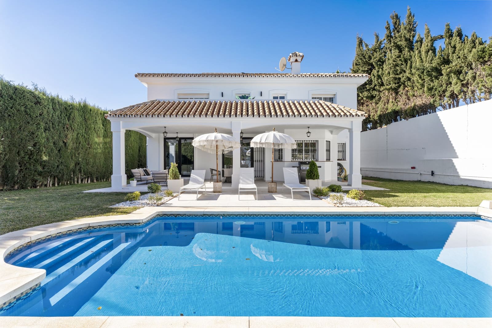 4 sovrum Villa till salu i Mijas Costa med pool garage - 999 000 € (Ref: 9245982)