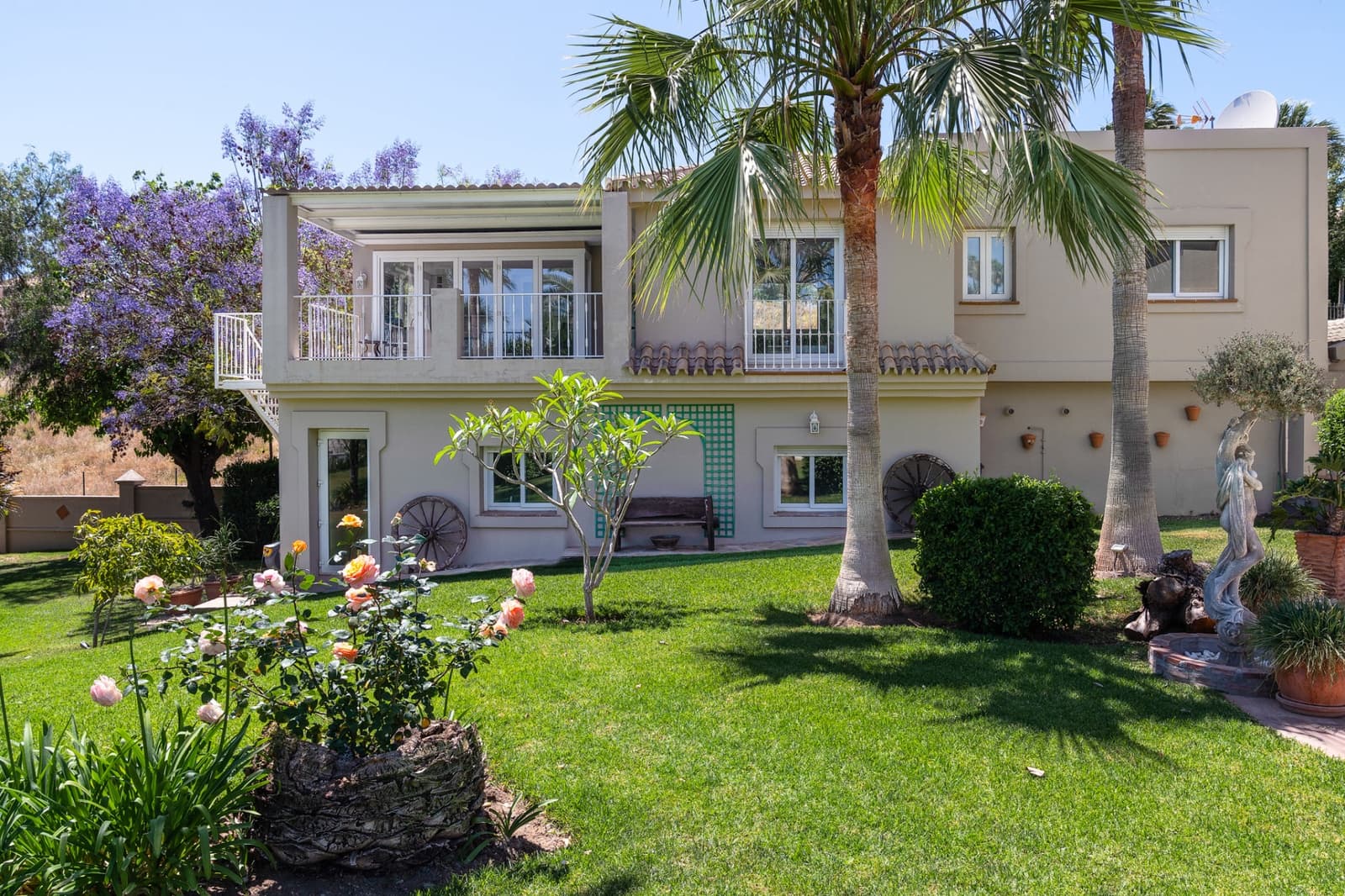 7 bedroom Villa for sale in Nueva Andalucia with pool garage - € 5,850,000 (Ref: 9245985)
