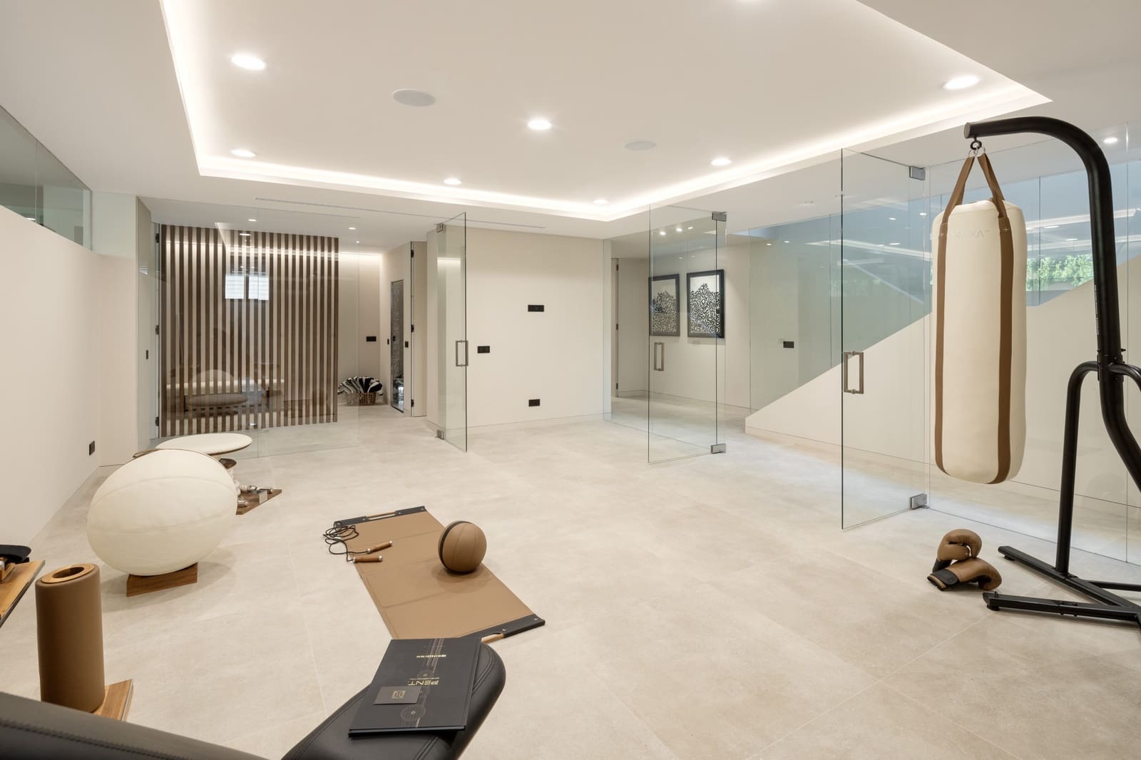 6 Zimmer Villa zu verkaufen in Marbella mit Pool Garage - 4.375.000 € (Ref: 9245986)