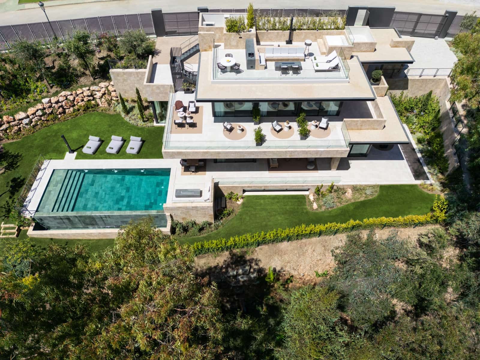6 Zimmer Villa zu verkaufen in Marbella mit Pool Garage - 4.375.000 € (Ref: 9245986)