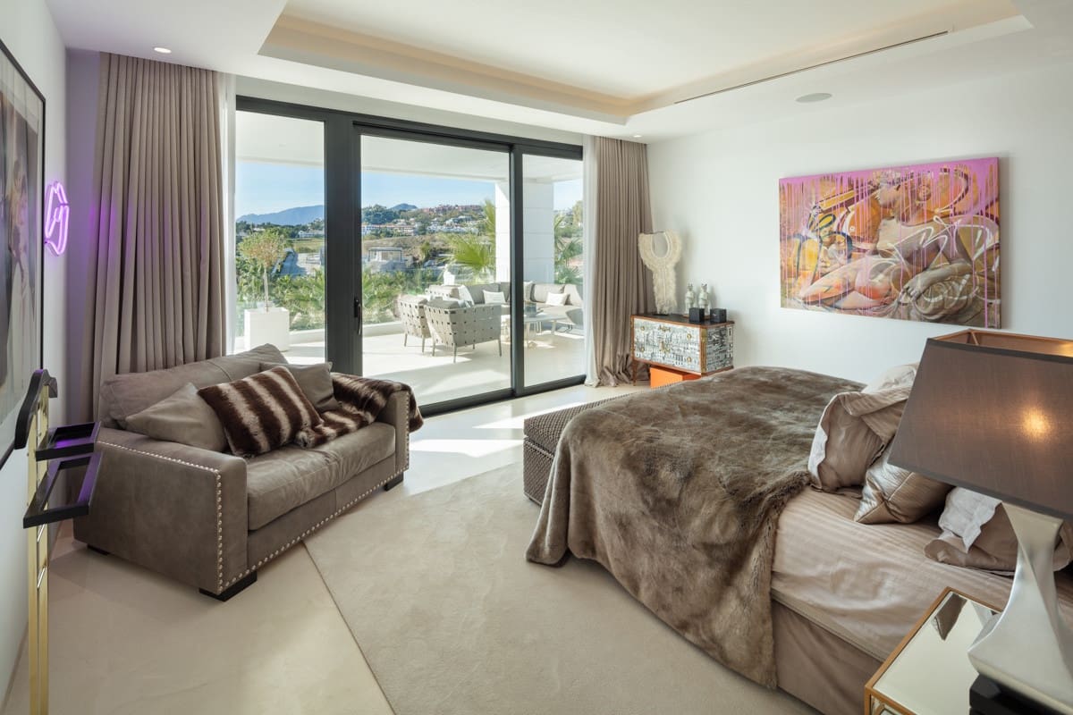 7 slaapkamer Villa te koop in Nueva Andalucia met zwembad garage - € 4.450.000 (Ref: 9245988)