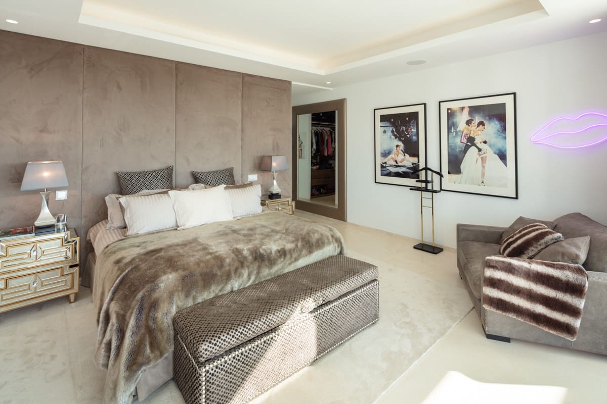 7 slaapkamer Villa te koop in Nueva Andalucia met zwembad garage - € 4.450.000 (Ref: 9245988)