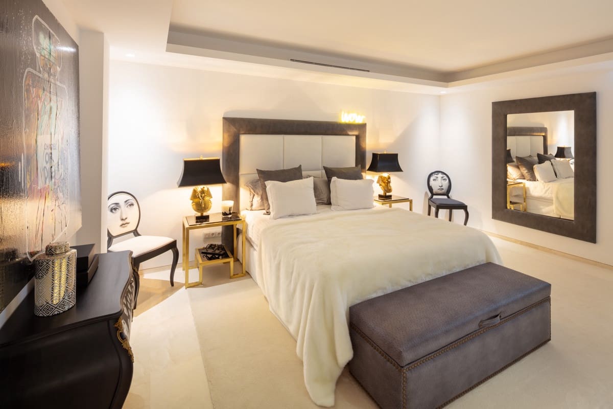 7 slaapkamer Villa te koop in Nueva Andalucia met zwembad garage - € 4.450.000 (Ref: 9245988)