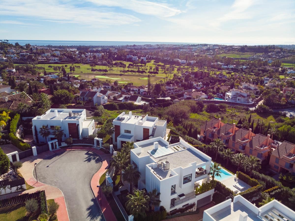 7 slaapkamer Villa te koop in Nueva Andalucia met zwembad garage - € 4.450.000 (Ref: 9245988)