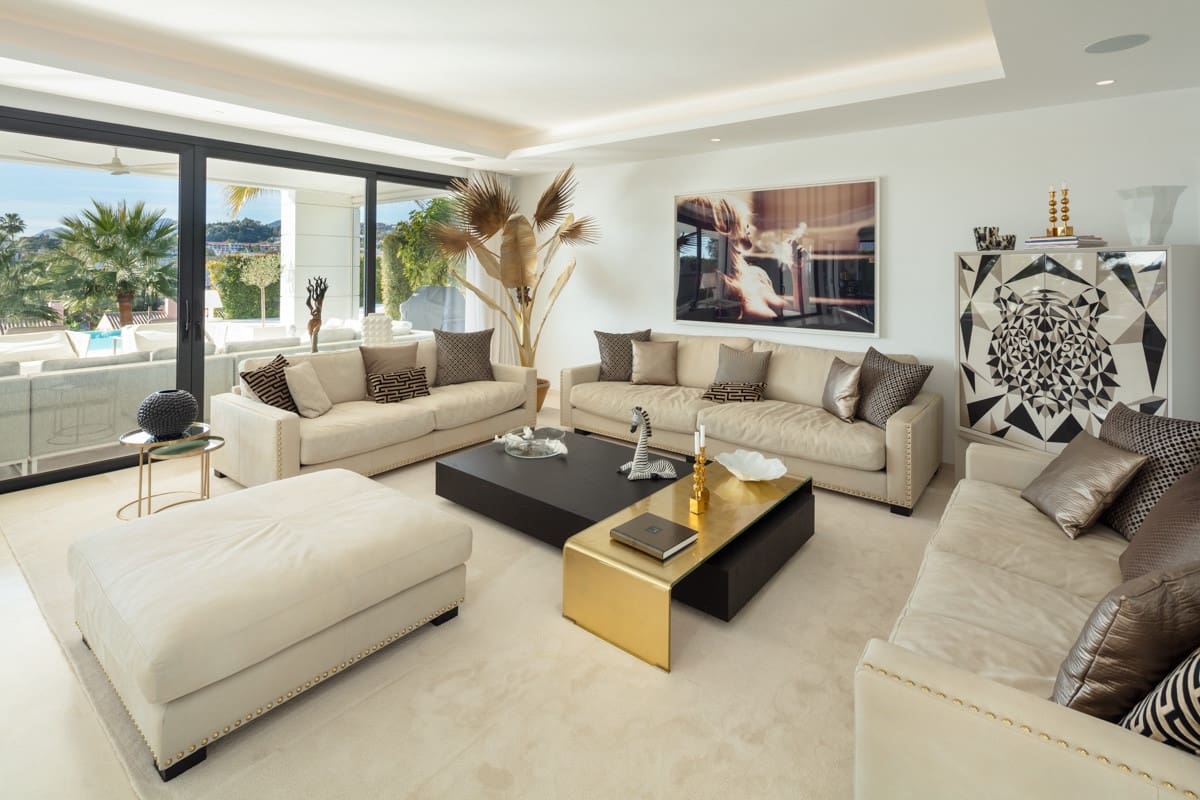 7 slaapkamer Villa te koop in Nueva Andalucia met zwembad garage - € 4.450.000 (Ref: 9245988)