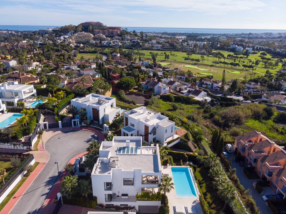 7 slaapkamer Villa te koop in Nueva Andalucia met zwembad garage - € 4.450.000 (Ref: 9245988)