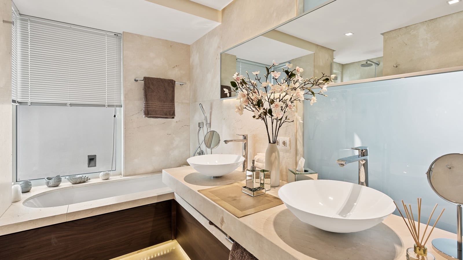 4 sypialnia Willa na sprzedaż w Marbella z basenem garażem - 10 500 000 € (Ref: 9245989)