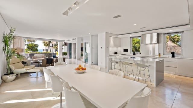 4 slaapkamer Villa te koop in Marbella met zwembad garage - € 10.500.000 (Ref: 9245989)
