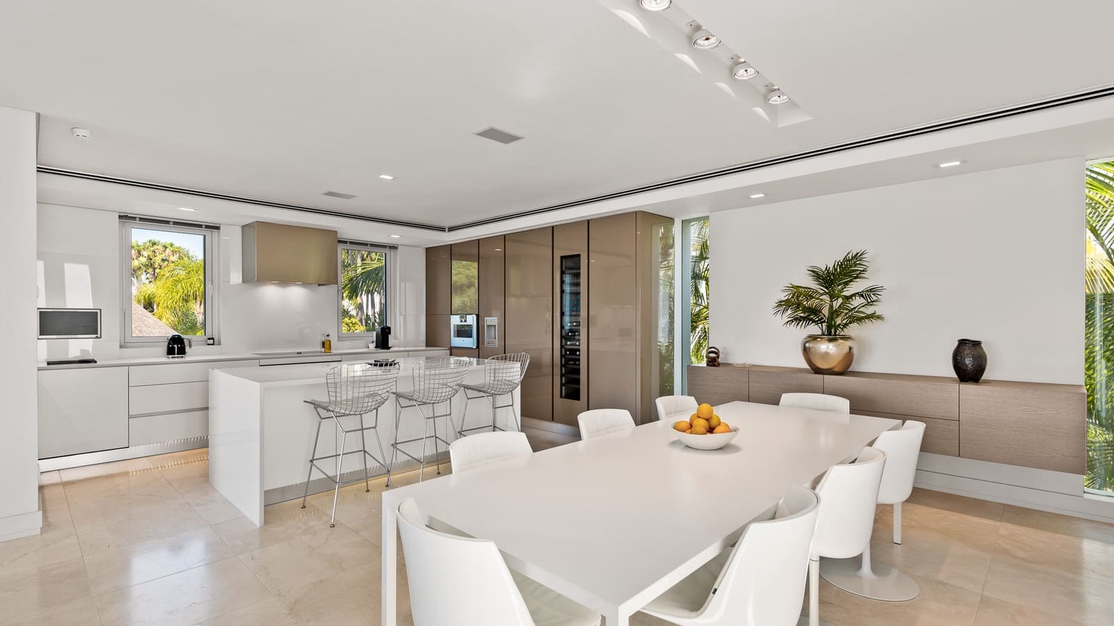 4 sypialnia Willa na sprzedaż w Marbella z basenem garażem - 10 500 000 € (Ref: 9245989)