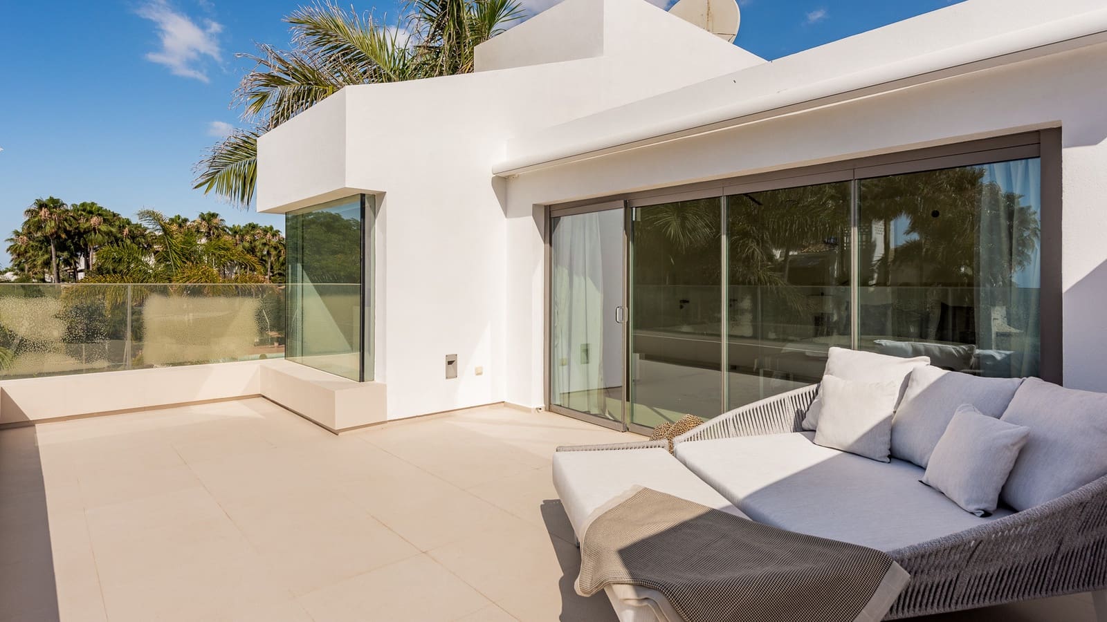 4 sypialnia Willa na sprzedaż w Marbella z basenem garażem - 10 500 000 € (Ref: 9245989)