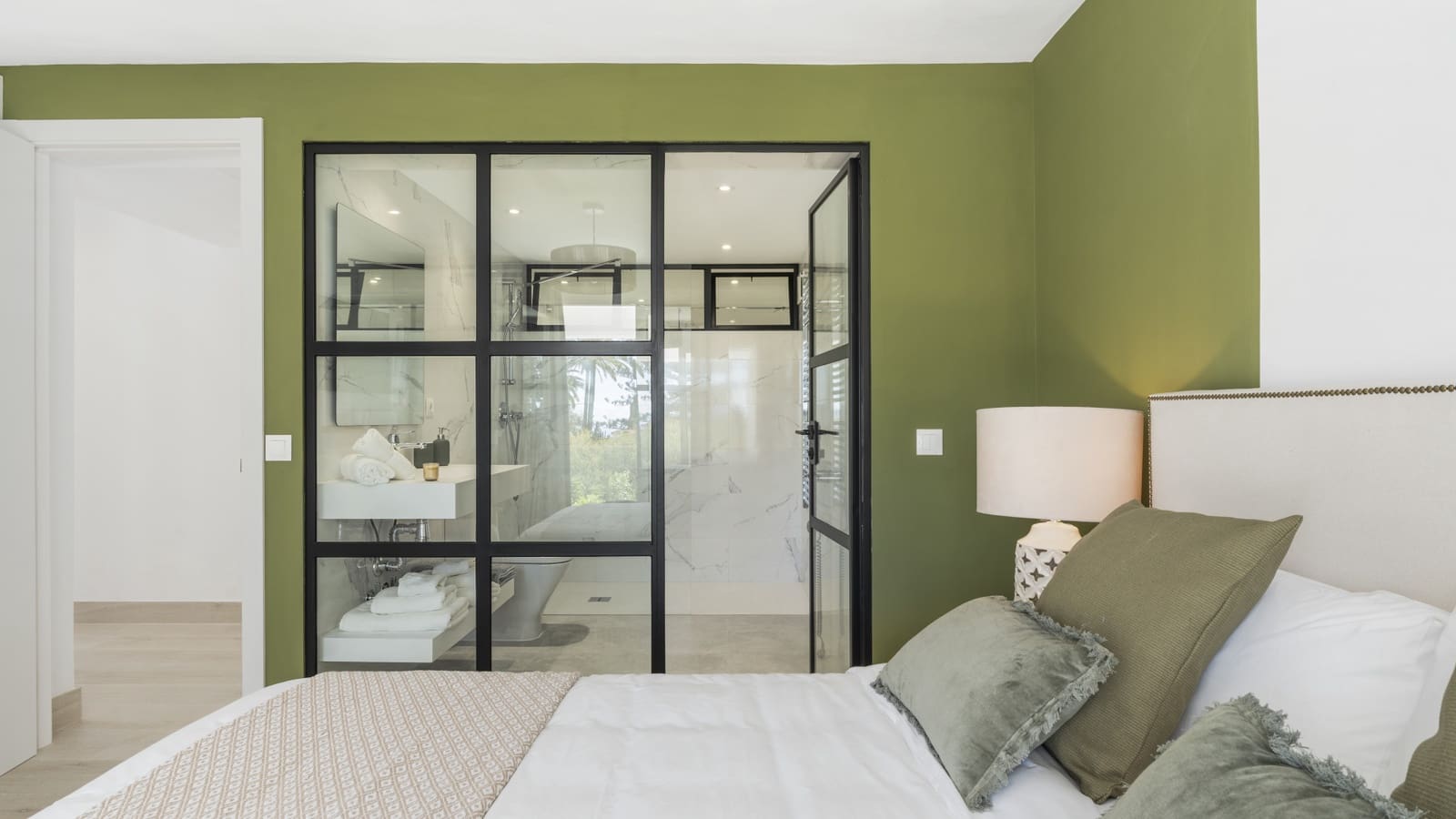 5 slaapkamer Villa te koop in Marbella met zwembad garage - € 2.490.000 (Ref: 9245990)