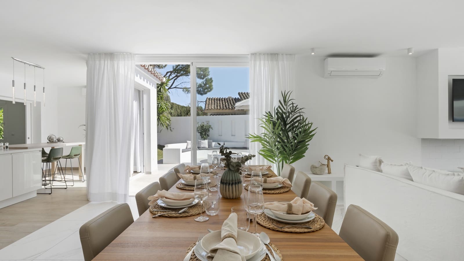 5 slaapkamer Villa te koop in Marbella met zwembad garage - € 2.490.000 (Ref: 9245990)