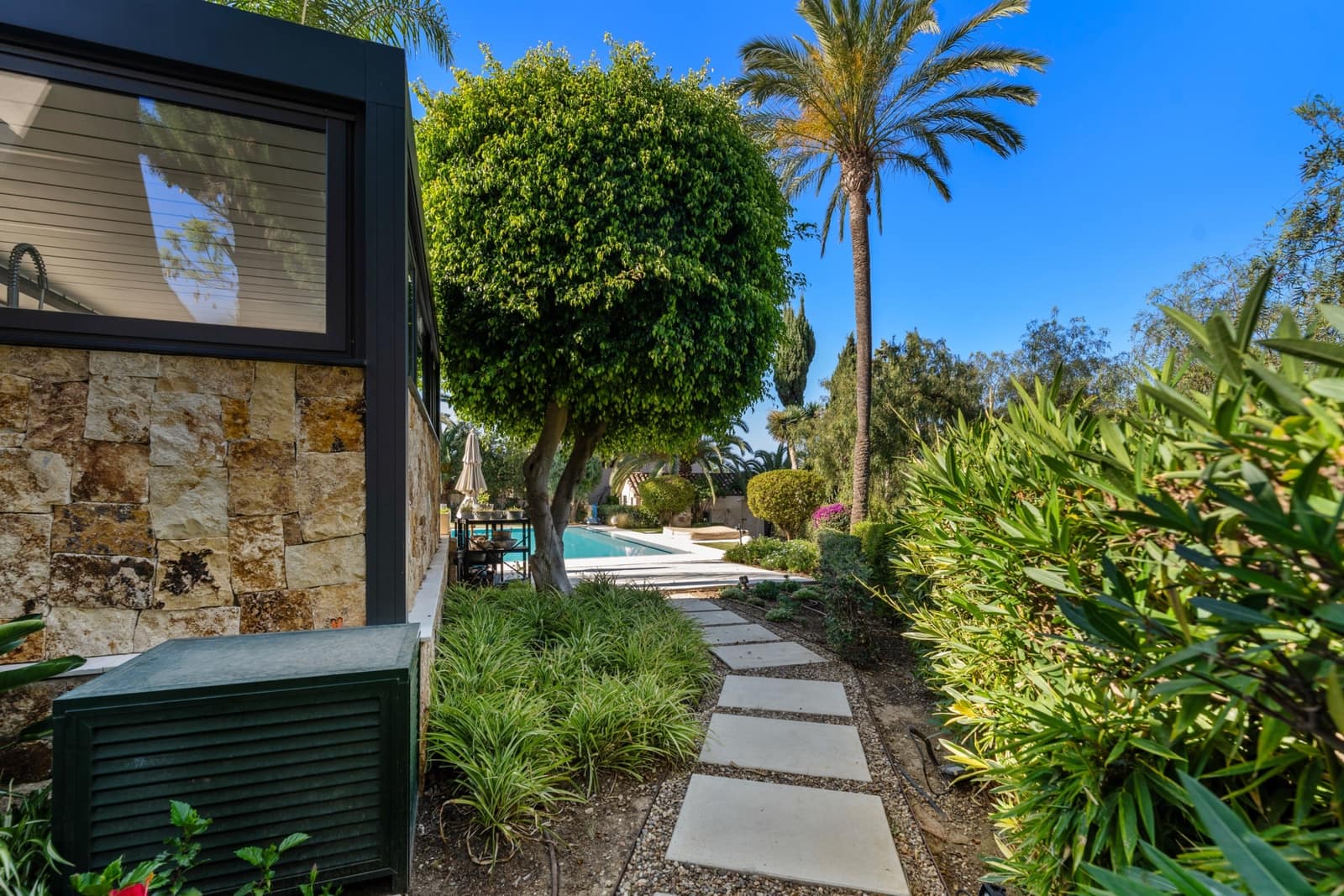 6 makuuhuone Huvila myytävänä paikassa Marbella mukana uima-altaan 
autotalli - 3 500 000 € (Ref: 9245992)