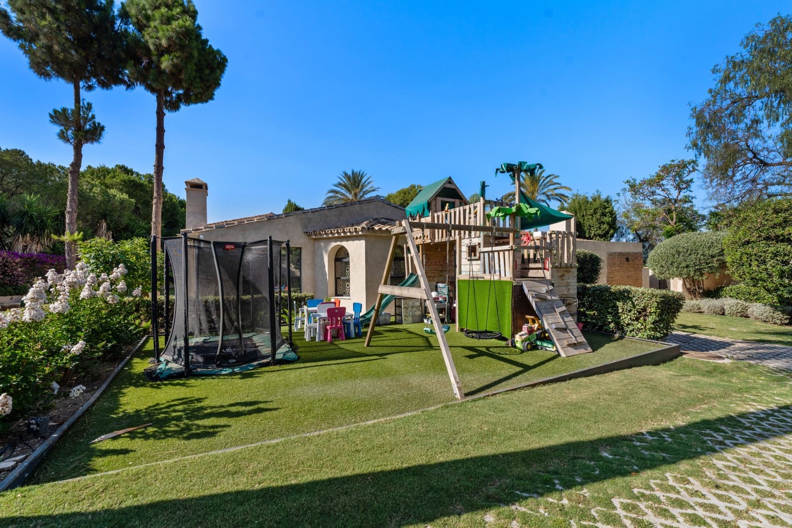 6 soverom Villa til salgs i Marbella med svømmebasseng garasje - € 3 500 000 (Ref: 9245992)