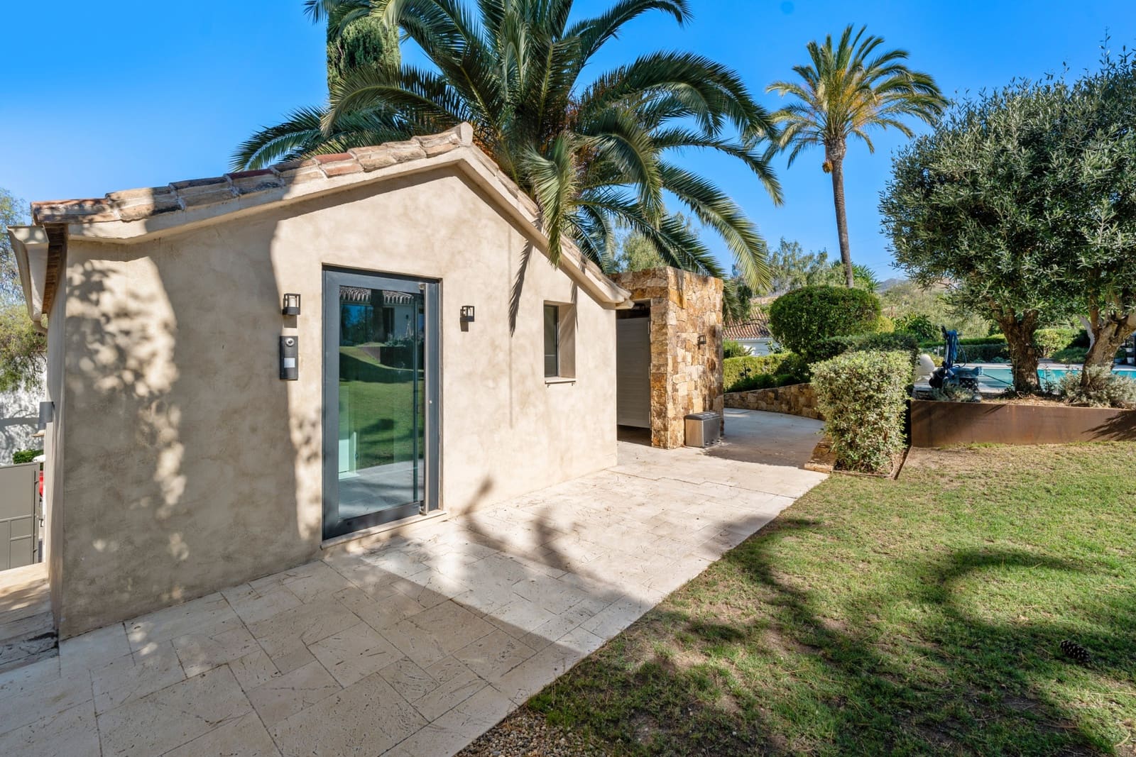6 soverom Villa til salgs i Marbella med svømmebasseng garasje - € 3 500 000 (Ref: 9245992)