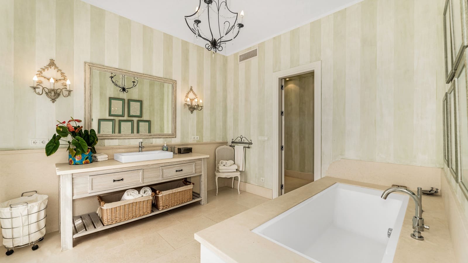 6 quarto Moradia para venda em El Madronal com piscina garagem - 6 650 000 € (Ref: 9245994)