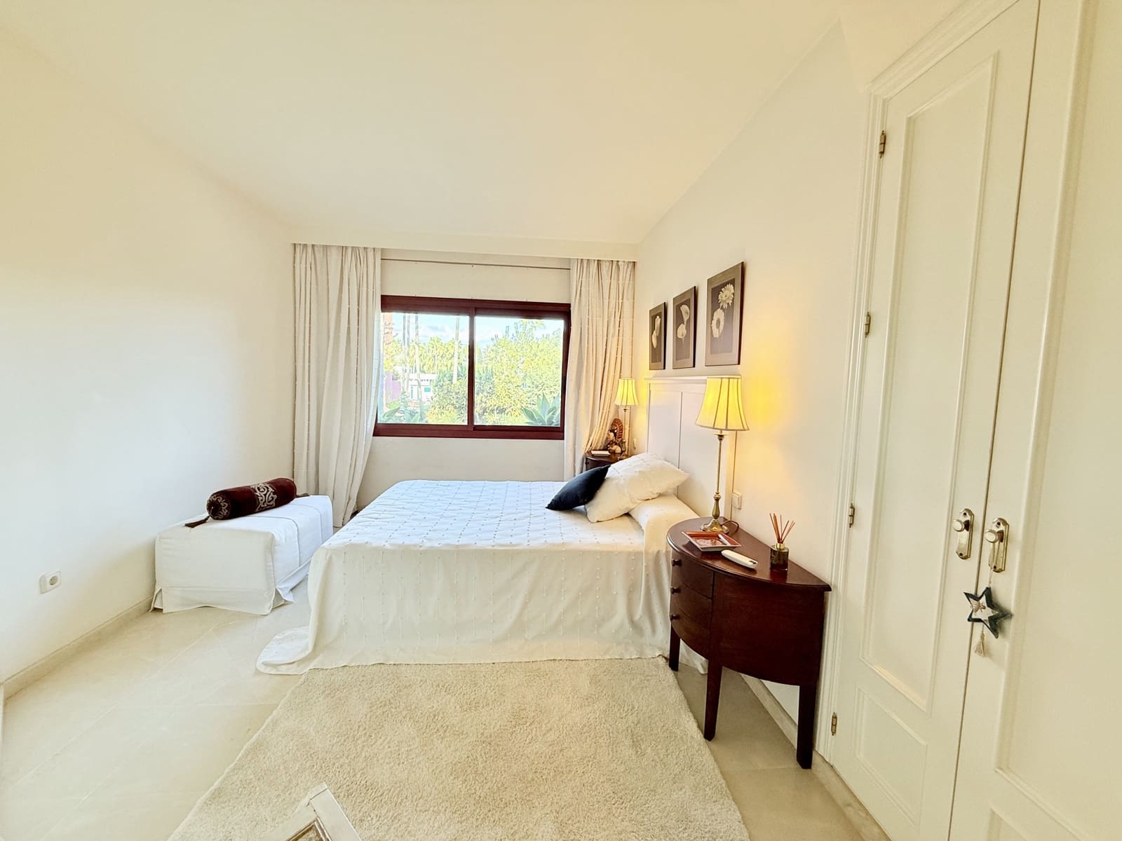 3 chambre Appartement à vendre à Estepona avec piscine garage - 1 800 000 € (Ref: 9245997)