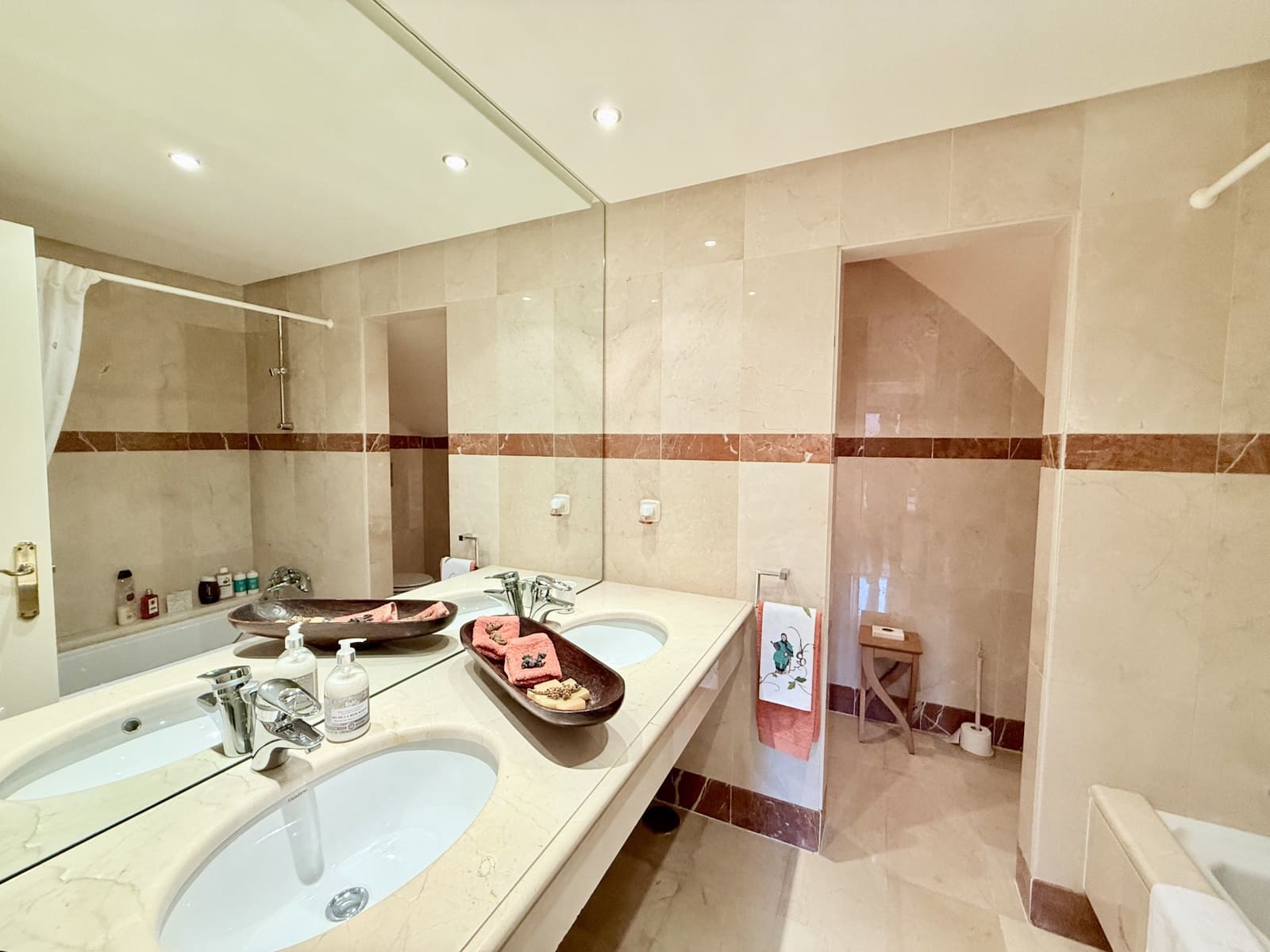 3 chambre Appartement à vendre à Estepona avec piscine garage - 1 800 000 € (Ref: 9245997)