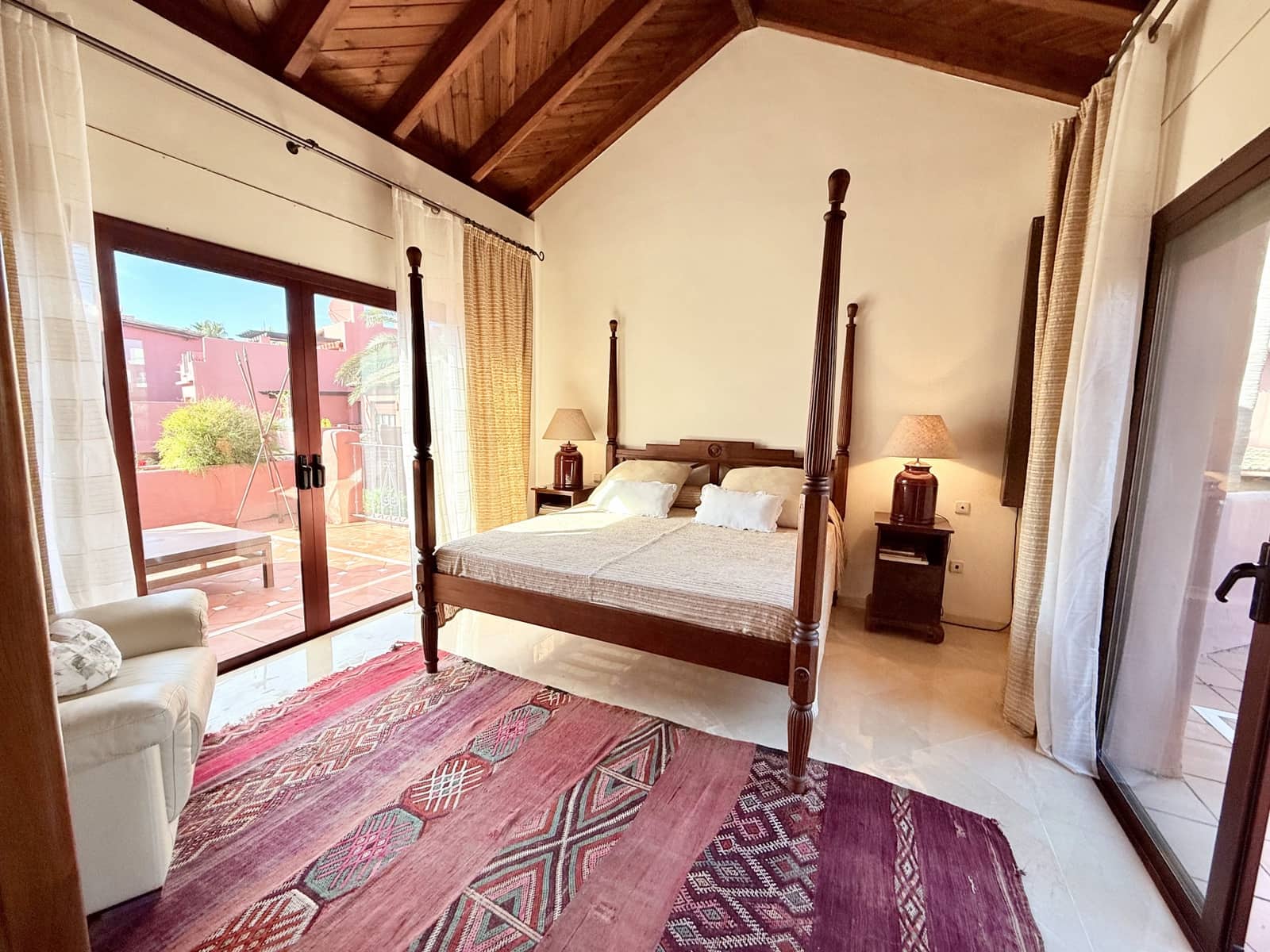 3 chambre Appartement à vendre à Estepona avec piscine garage - 1 800 000 € (Ref: 9245997)