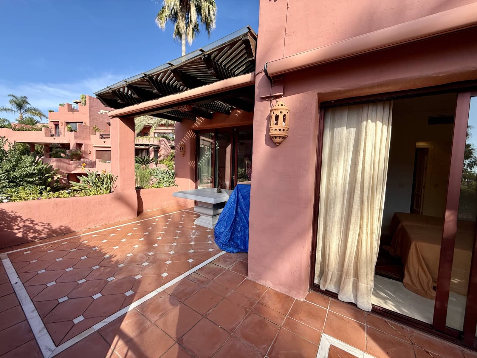 3 chambre Appartement à vendre à Estepona avec piscine garage - 1 800 000 € (Ref: 9245997)