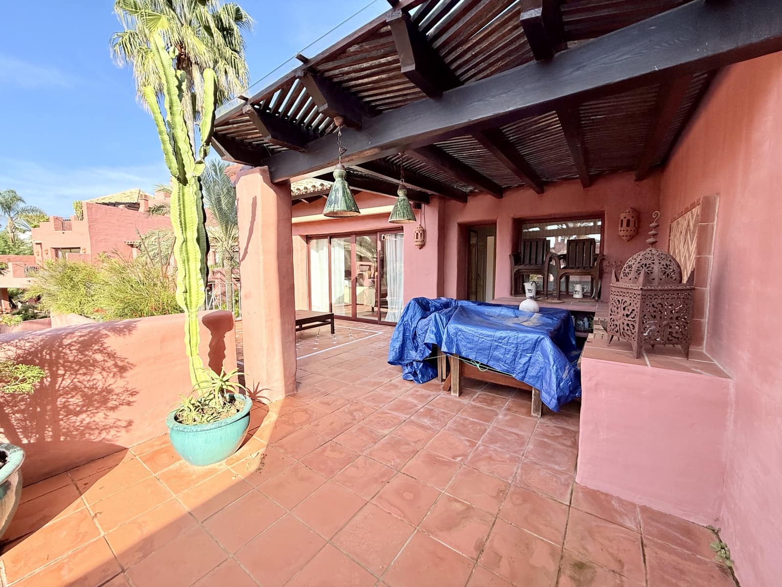 3 chambre Appartement à vendre à Estepona avec piscine garage - 1 800 000 € (Ref: 9245997)