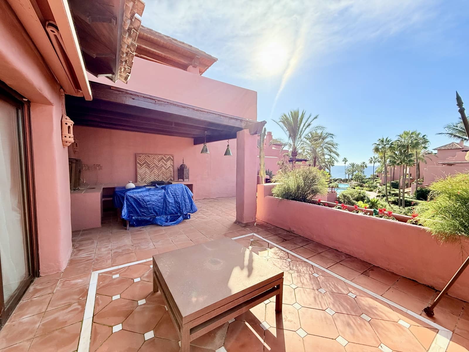 3 chambre Appartement à vendre à Estepona avec piscine garage - 1 800 000 € (Ref: 9245997)