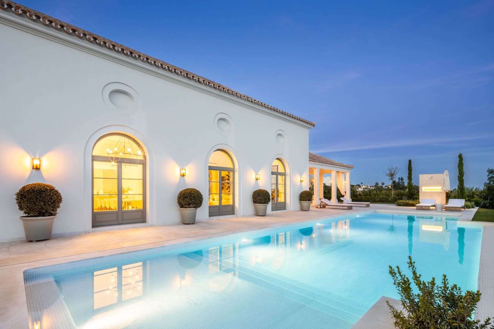 6 bedroom Villa for sale in Nueva Andalucia with pool garage - € 8,975,000 (Ref: 9246002)