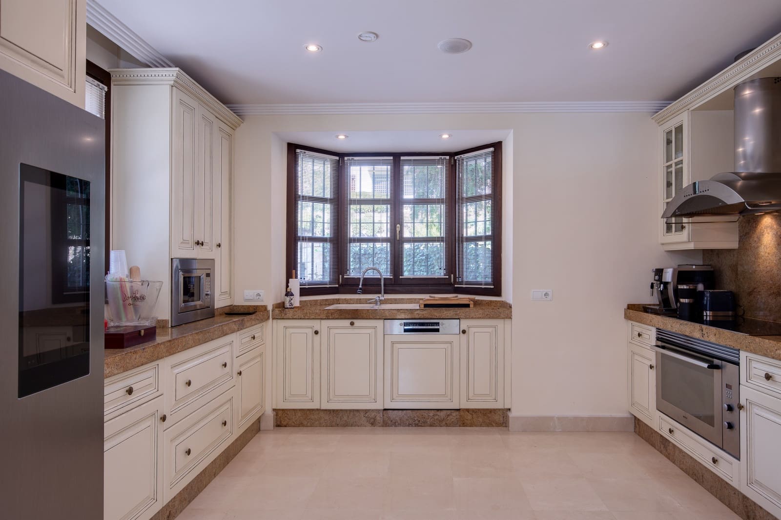 6 camera da letto Villa in vendita in Los Arqueros con piscina garage - 2.100.000 € (Rif: 9246008)