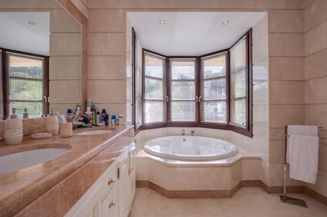 6 camera da letto Villa in vendita in Los Arqueros, Benahavís con piscina garage - 2.100.000 € (Rif: 9246008)