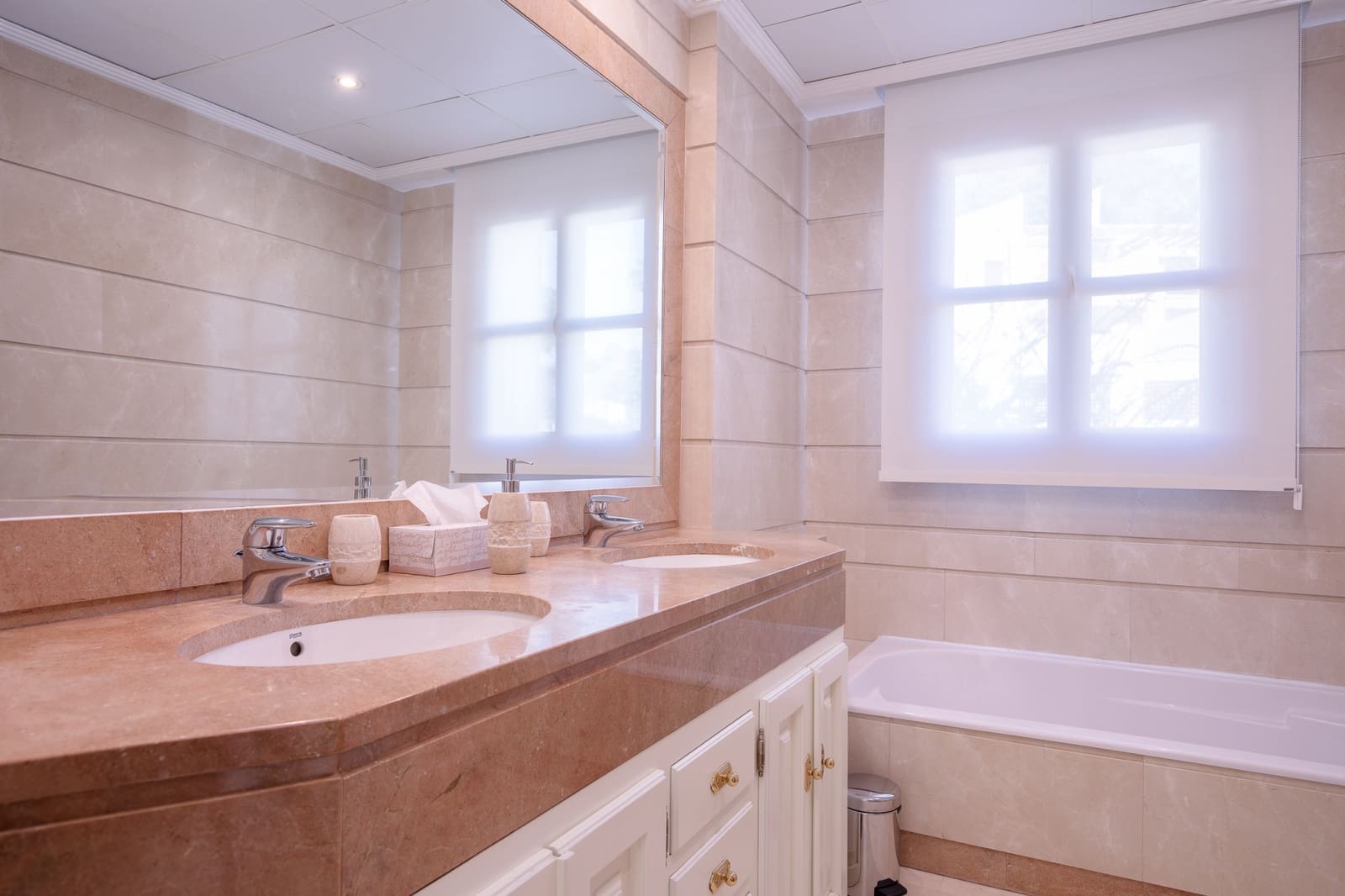 6 camera da letto Villa in vendita in Los Arqueros con piscina garage - 2.100.000 € (Rif: 9246008)