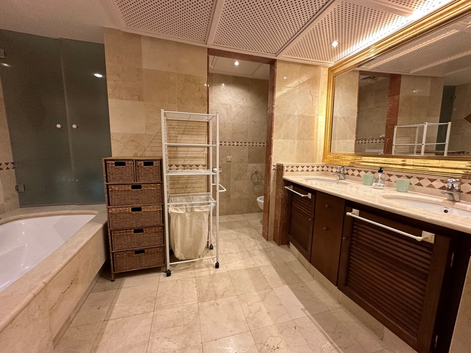 1 chambre Appartement à vendre à New Golden Mile avec piscine garage - 485 000 € (Ref: 9246030)