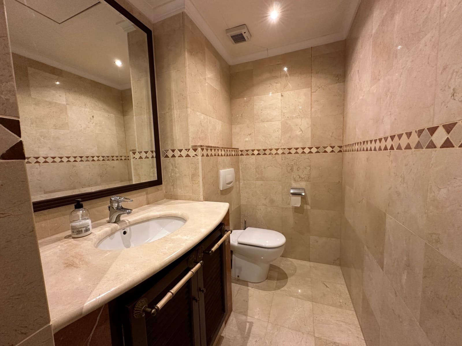 1 chambre Appartement à vendre à New Golden Mile avec piscine garage - 485 000 € (Ref: 9246030)