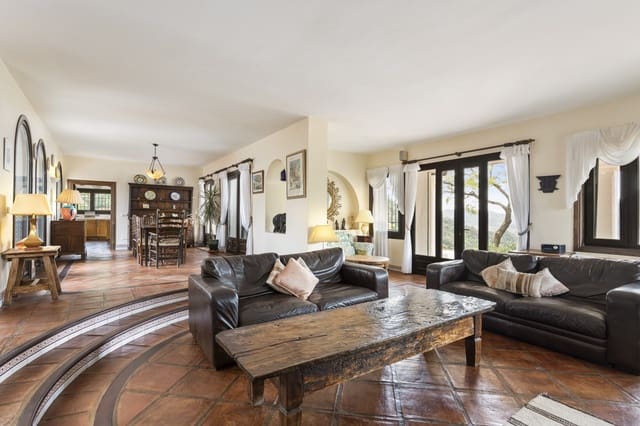 5 soverom Villa til salgs i Istán med svømmebasseng garasje - € 4 995 000 (Ref: 9246032)