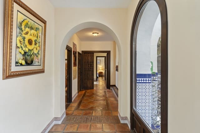 5 soverom Villa til salgs i Istán med svømmebasseng garasje - € 4 995 000 (Ref: 9246032)