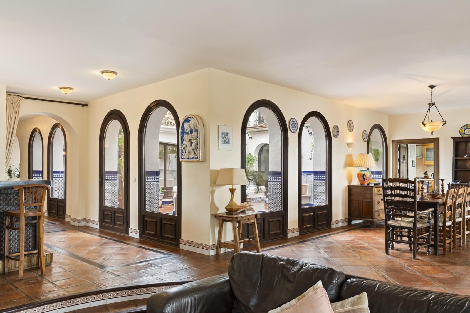 5 soverom Villa til salgs i Istan med svømmebasseng garasje - € 4 995 000 (Ref: 9246032)