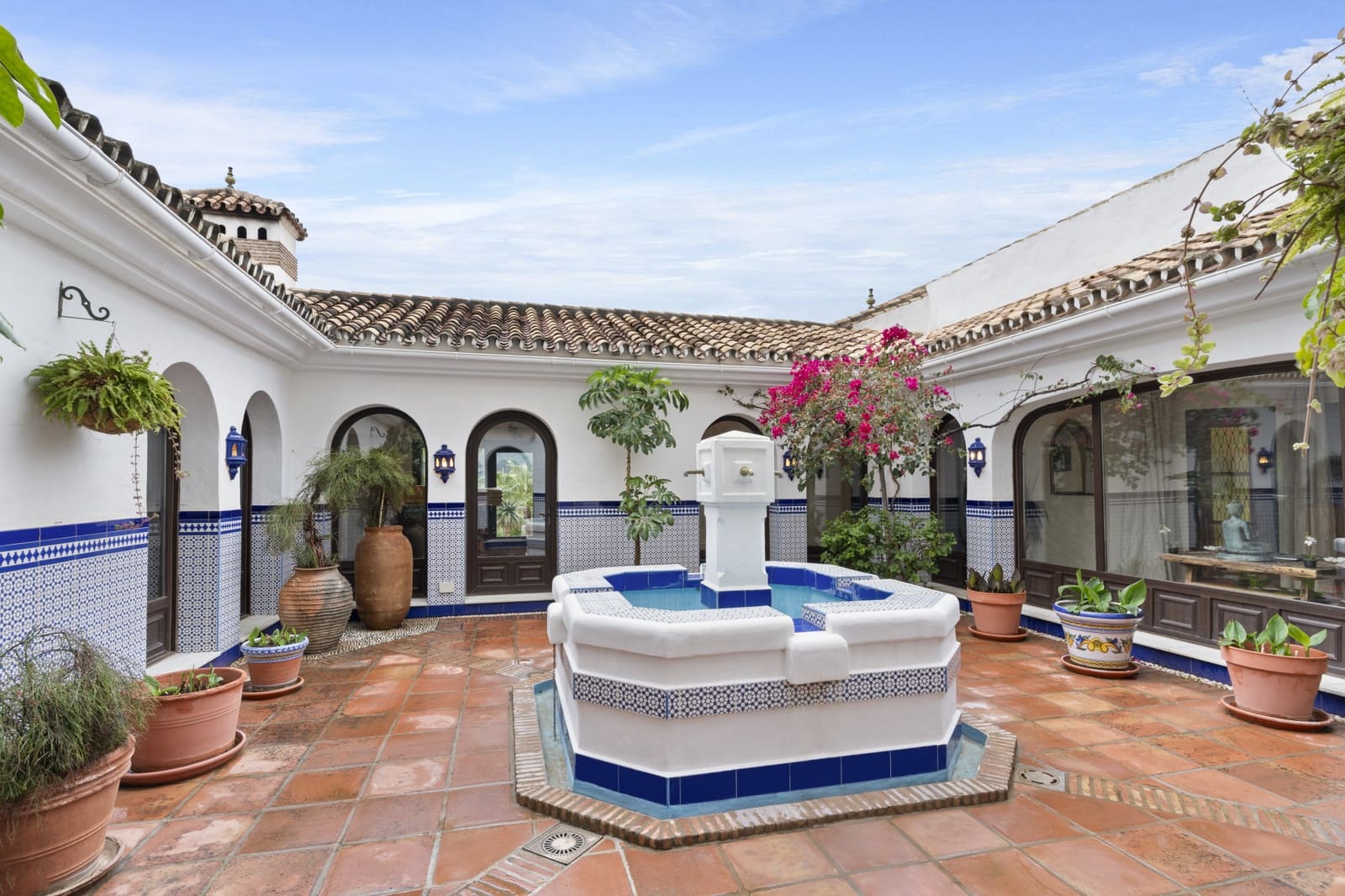 5 soverom Villa til salgs i Istan med svømmebasseng garasje - € 4 995 000 (Ref: 9246032)