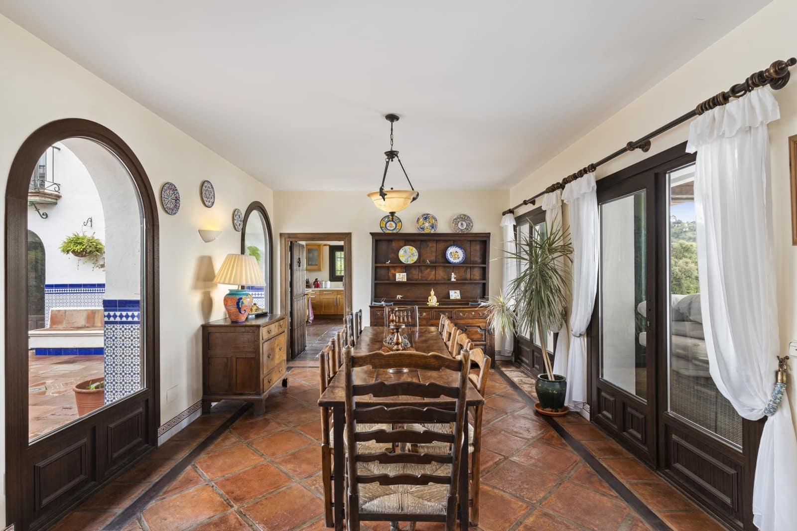 5 soverom Villa til salgs i Istan med svømmebasseng garasje - € 4 995 000 (Ref: 9246032)