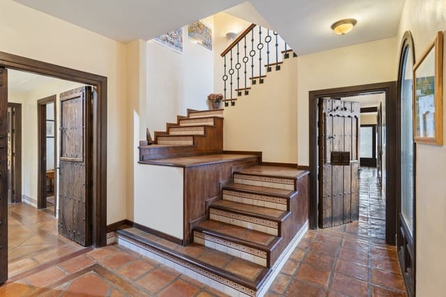 5 soverom Villa til salgs i Istán med svømmebasseng garasje - € 4 995 000 (Ref: 9246032)