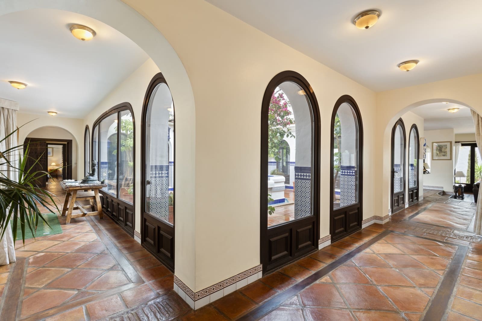 5 bedroom Villa for sale in Istan with pool garage - € 4,995,000 (Ref: 9246032)
