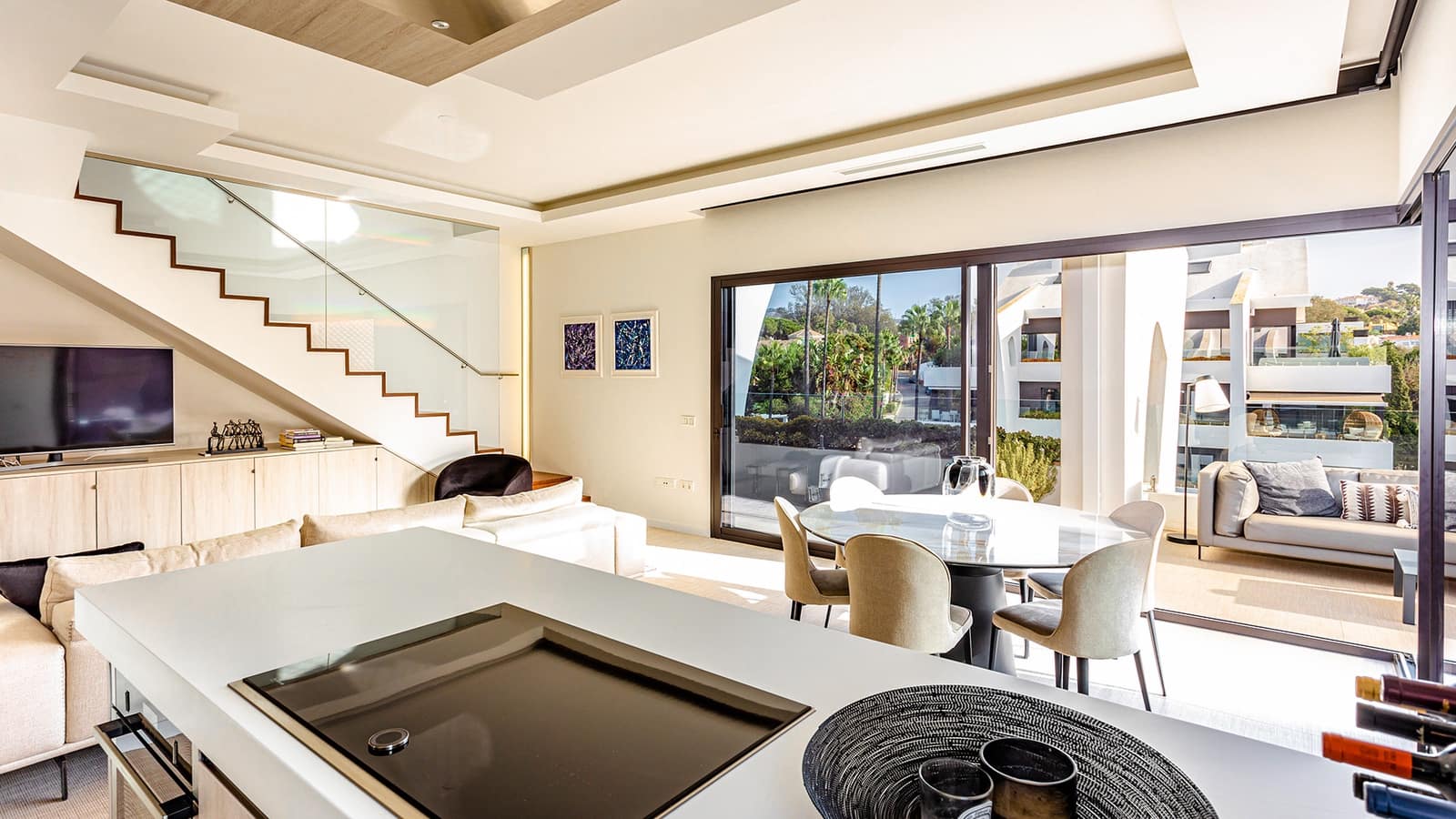 3 bedroom Penthouse for sale in Marbella with pool - € 990,000 (Ref: 9246266)
