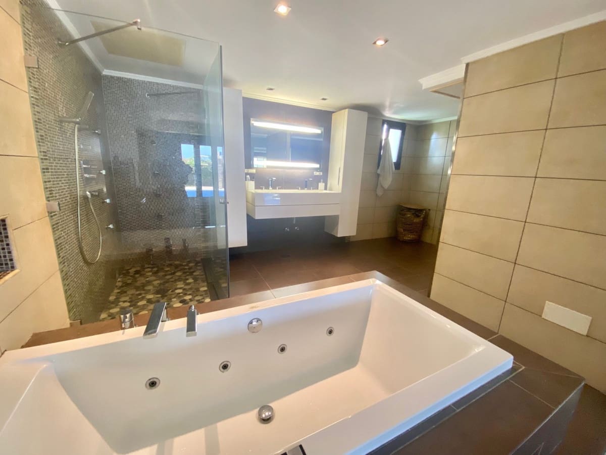 3 quarto Moradia para venda em Golden Mile com garagem - 2 700 000 € (Ref: 9249053)