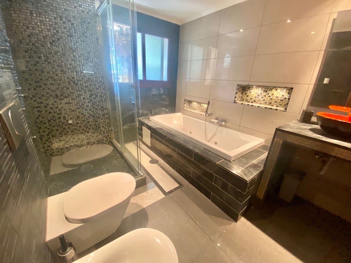 3 quarto Moradia para venda em Golden Mile com garagem - 2 700 000 € (Ref: 9249053)